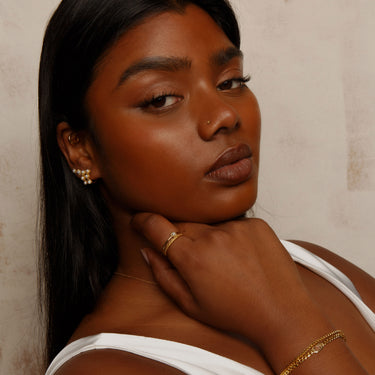 La Perle Huggie Hoops